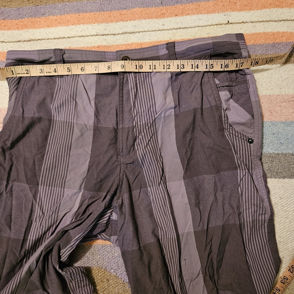 Lululemon Kahuna Shorts size 36 - Picture 4 of 6